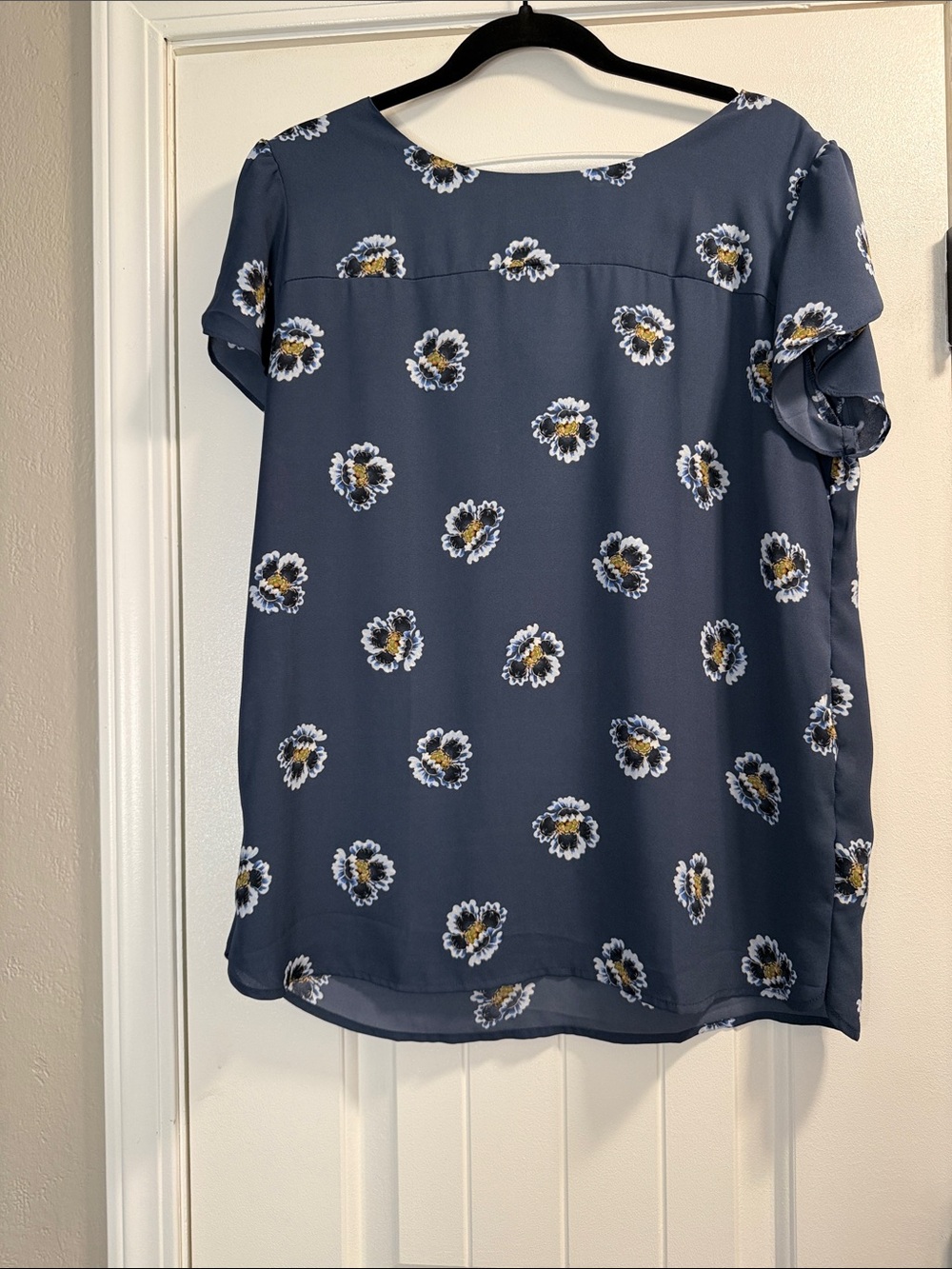 LOFT Navy Floral Short Sleeve Blouse